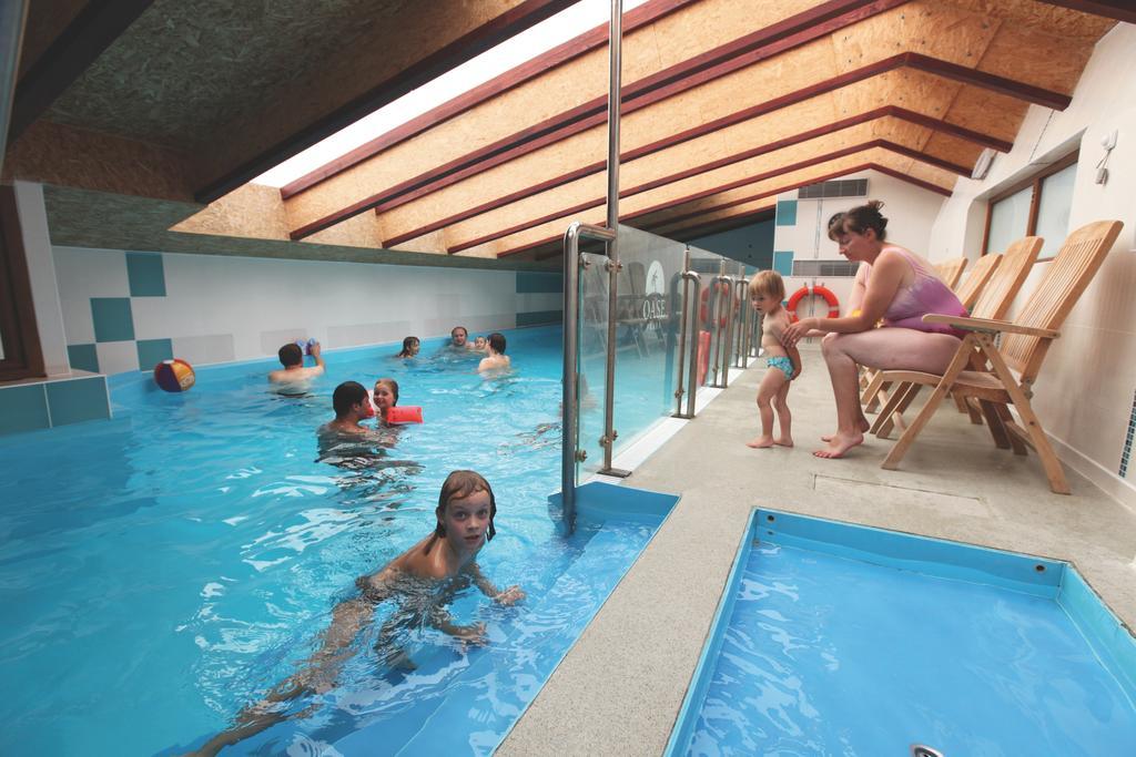 Camping Oase Praha Hotel Zlatníky Esterno foto